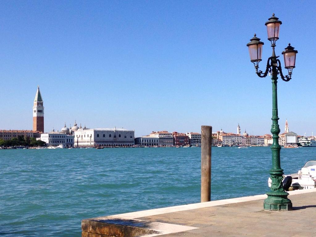 Venetian Mood: Secret Garden Lägenhet Exteriör bild